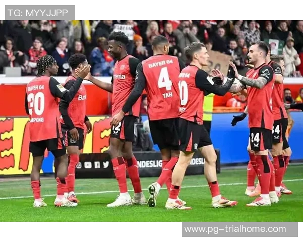 德甲巅峰对决:多特蒙德4-0狂胜拜仁乌龙球成比赛转折点